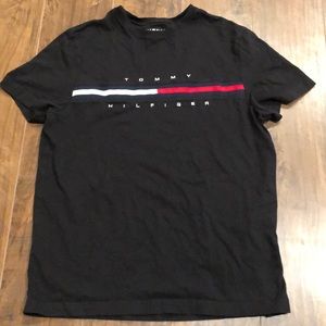 Black Tommy Hilfiger T-shirt